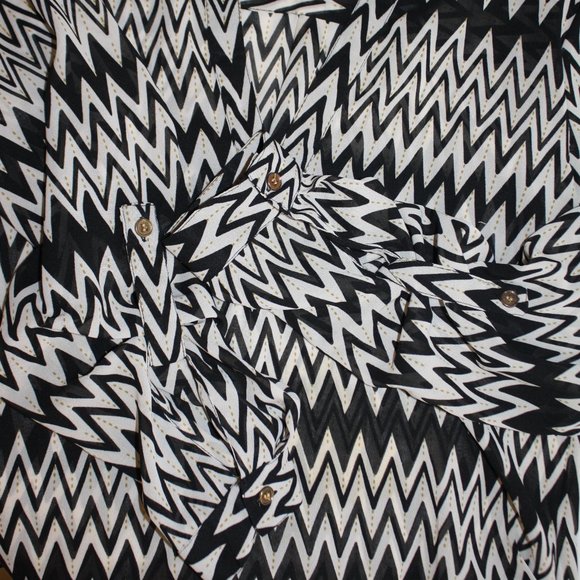 Dizzire blouse.  Size large. - Picture 4 of 4